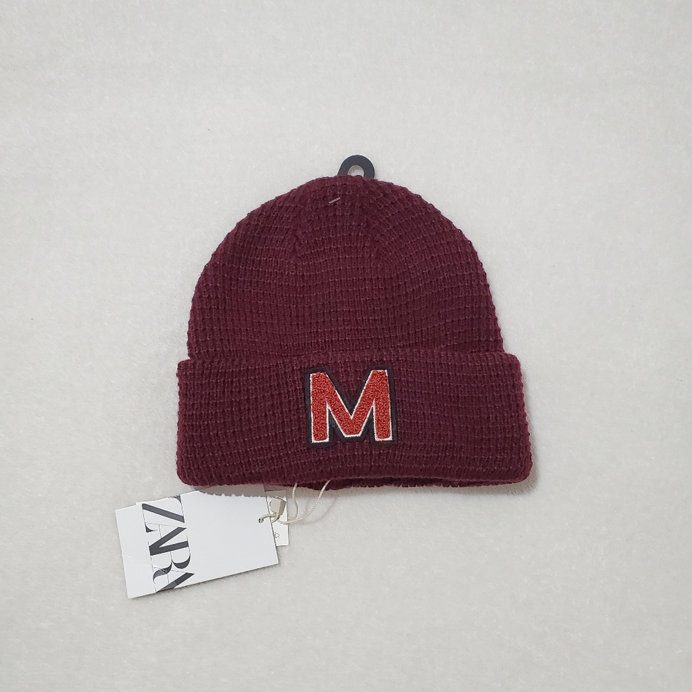 ❌️SOLD❌️KIDS/ INITIAL KNIT HAT BURGUNDY SIZE 6-9 YEARS - Picture 5 of 6
